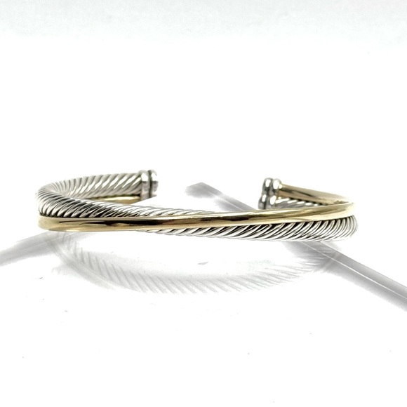 David Yurman
Crossover Bracelet with 18K Gold - Picture 4 of 8